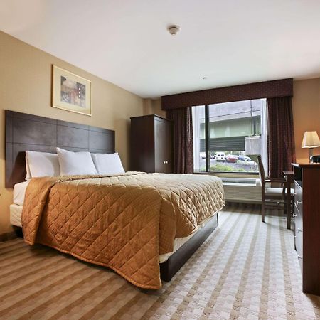Days Inn Bronx New York Bagian luar foto